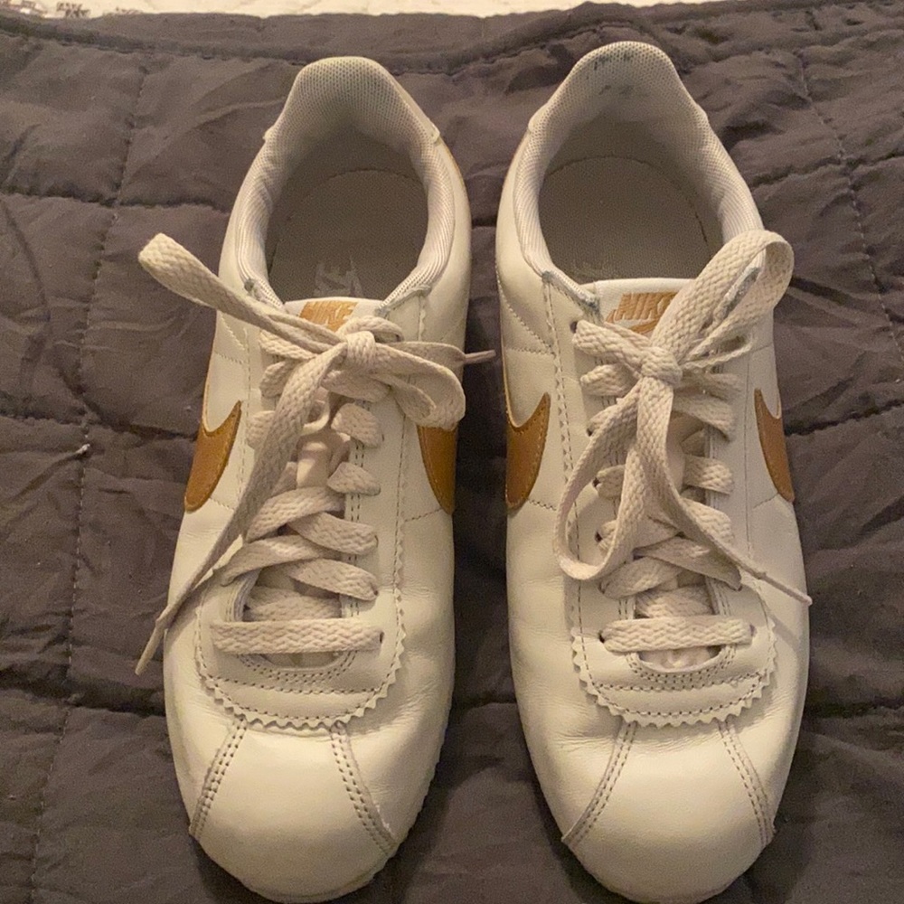 Nike womens cortez style sneakers